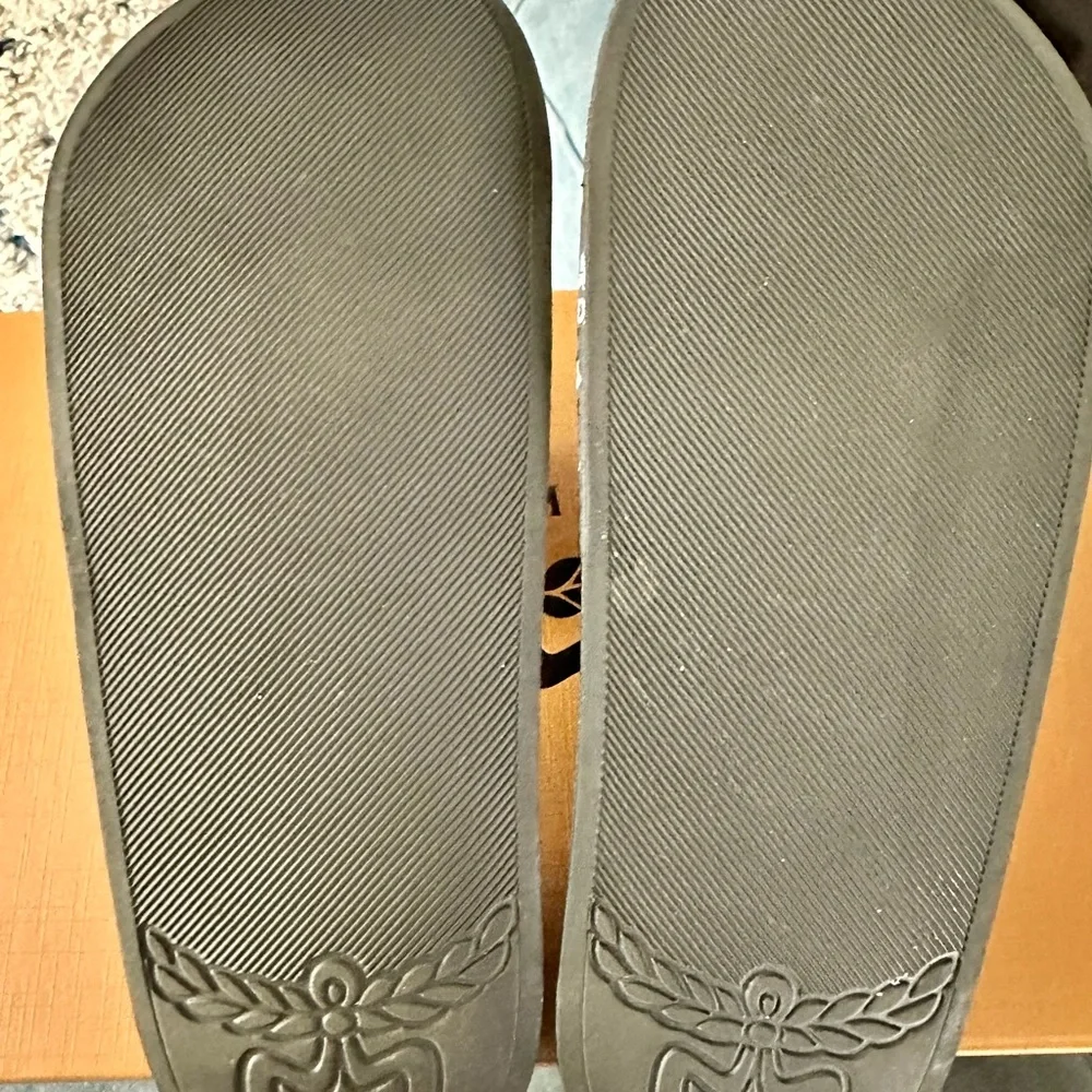 MCM Black Slide Sandals with Iconic Logo - Picture 5 of 6